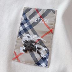 Burberry 巴宝莉 2026SS春夏新品 英伦格纹战马短袖T恤👕精选高支柔软纯棉面料,亲肤透气,夏 Burberry 巴宝莉 2026SS春夏新品 英伦格纹战马短袖T恤👕精选高支柔软纯棉面料,亲肤透气,夏