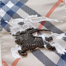 Burberry 巴宝莉 2026SS春夏新品 英伦格纹战马短袖T恤👕精选高支柔软纯棉面料,亲肤透气,夏 Burberry 巴宝莉 2026SS春夏新品 英伦格纹战马短袖T恤👕精选高支柔软纯棉面料,亲肤透气,夏
