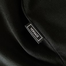 Versace 范思哲 2026SS春夏新品美杜莎亮片短袖T恤,甄选高支丝光棉面料,顺滑垂坠,透气亲肤, Versace 范思哲 2026SS春夏新品美杜莎亮片短袖T恤,甄选高支丝光棉面料,顺滑垂坠,透气亲肤,