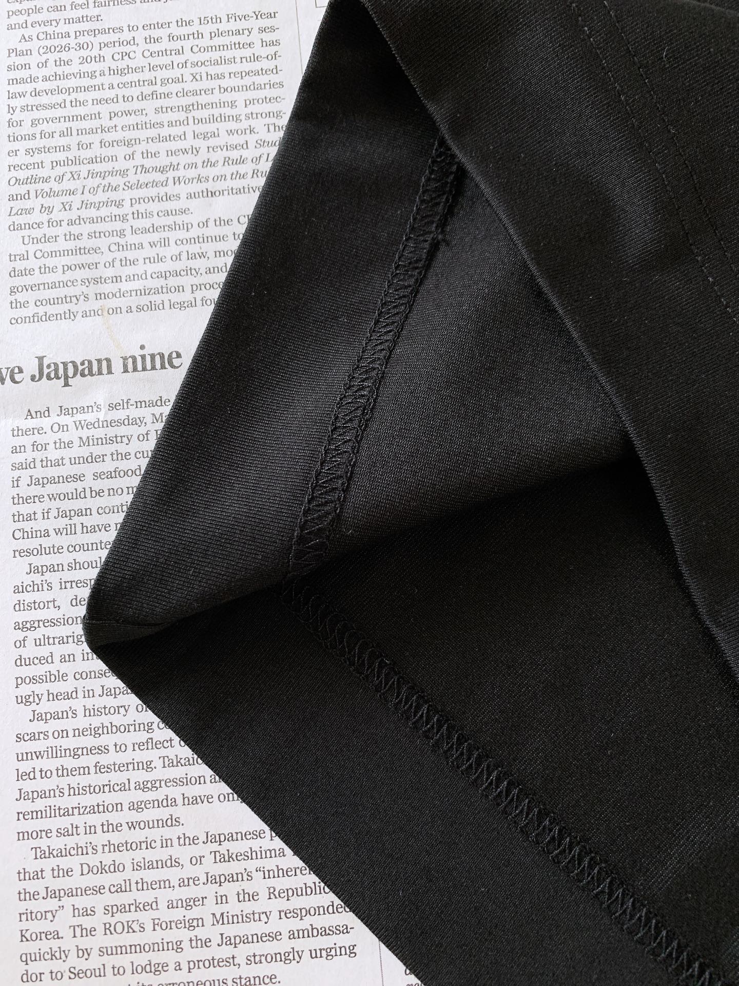 Fendi 芬迪 2026SS春夏新品拼色刺绣短袖T恤，甄选高支精梳丝光棉面料，触感细腻顺滑，垂坠感强，