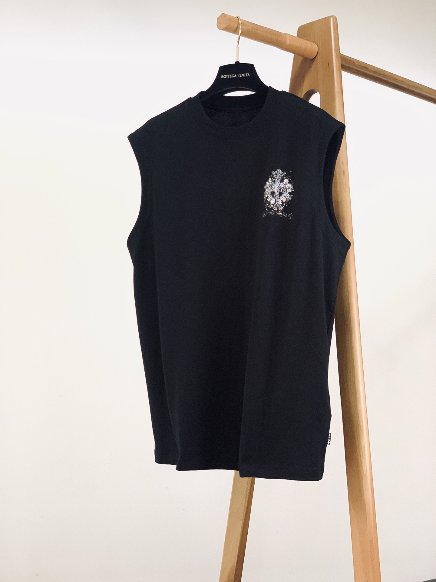 Chrome Hearts 克罗心 2026SS春夏新品 做旧涂鸦十字架无袖背心🎽甄选高密精梳纯棉面料，