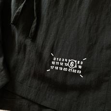 Maison Margiela MM6 马丁马吉拉 2026SS春夏新品 夏季休闲套装,甄选透气水洗肌理面料,自带自然微 Maison Margiela MM6 马丁马吉拉 2026SS春夏新品 夏季休闲套装,甄选透气水洗肌理面料,自带自然微
