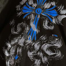 Chrome Hearts 克罗心 2026SS春夏新品 水墨蓝十字短袖T恤👕重磅厚实纯棉面料,触感扎实透气,上身挺括 Chrome Hearts 克罗心 2026SS春夏新品 水墨蓝十字短袖T恤👕重磅厚实纯棉面料,触感扎实透气,上身挺括