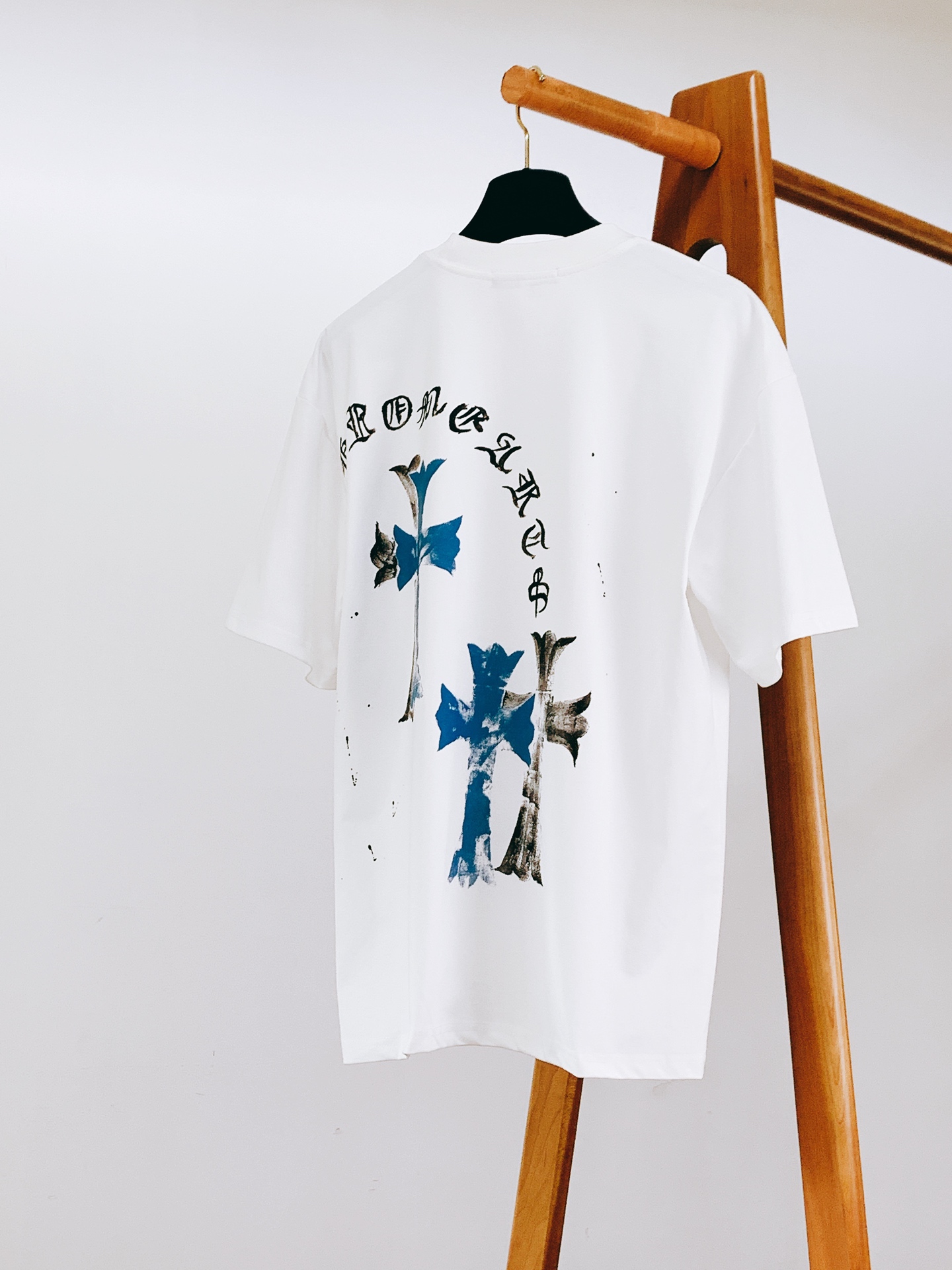 Chrome Hearts 克罗心 2026SS春夏新品  蓝十字架印花短袖👕甄选高克重纯棉面料打造，触感柔软扎实，上身