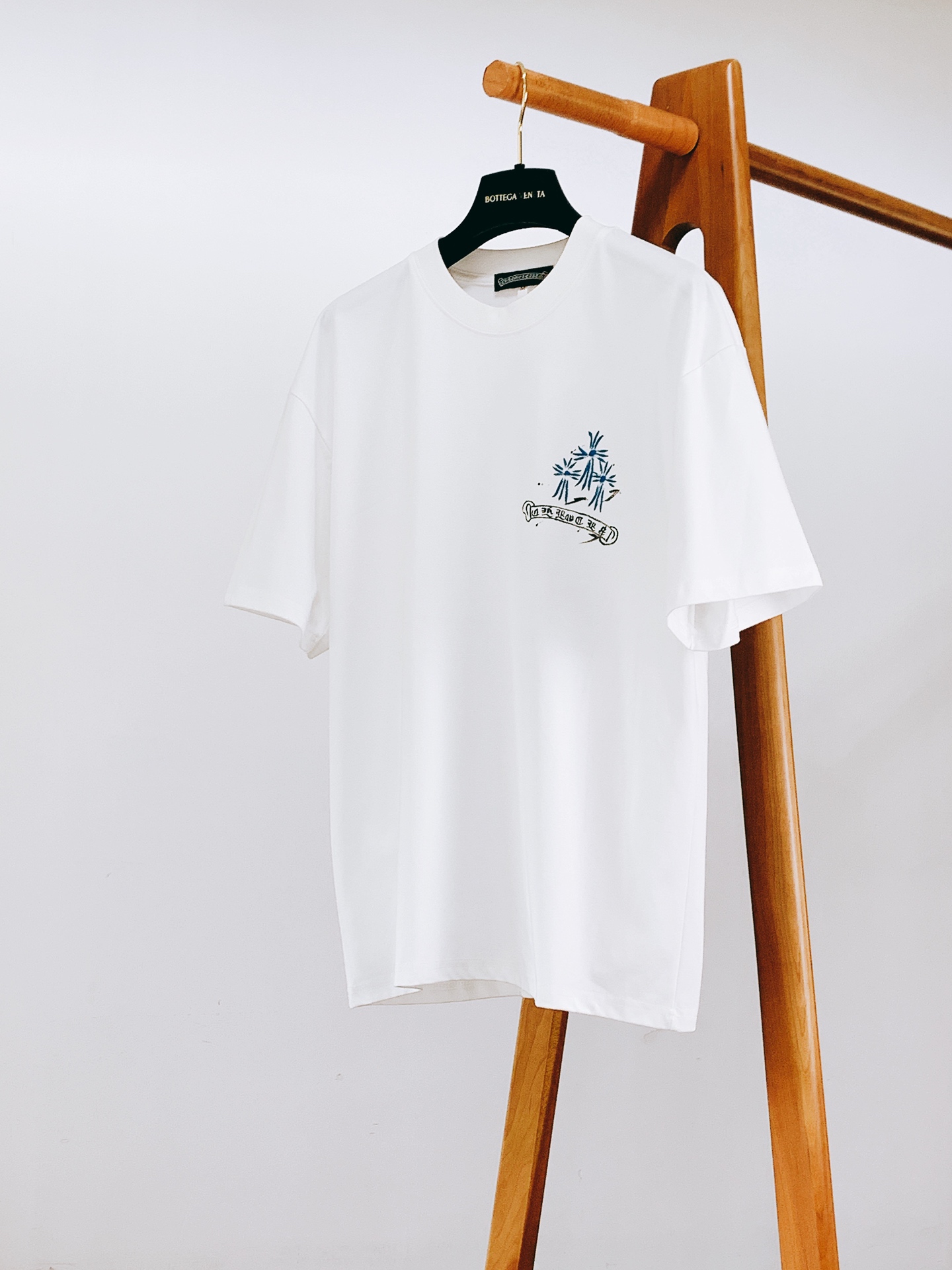 Chrome Hearts 克罗心 2026SS春夏新品  蓝十字架印花短袖👕甄选高克重纯棉面料打造，触感柔软扎实，上身