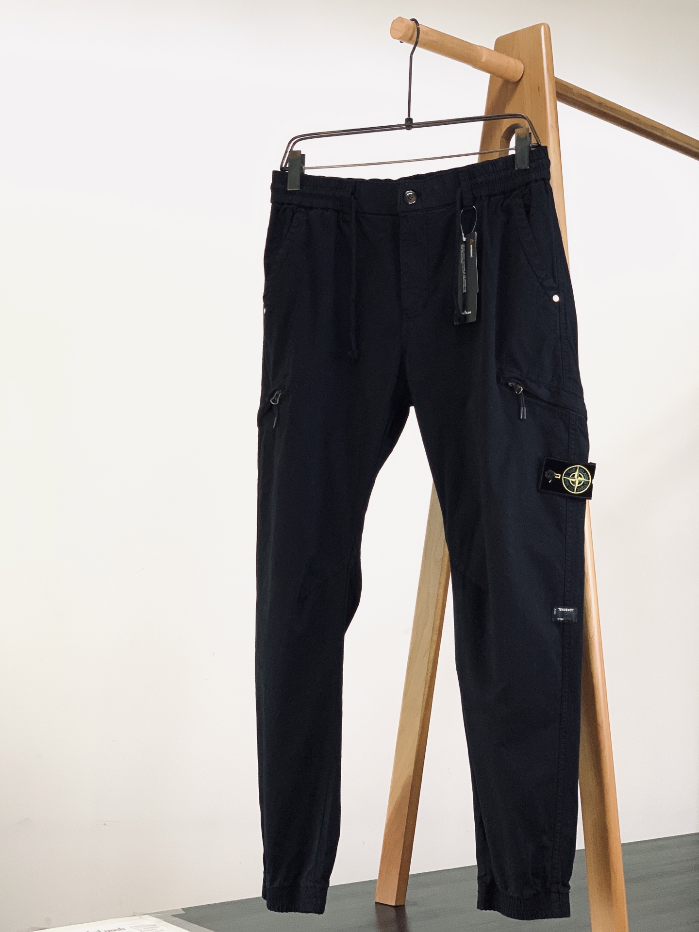 Stone Island 石头岛 2026SS春夏新品  工装束脚休闲裤👖甄选高支水洗混纺面料，触感柔软干爽，自带细腻水