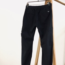 Stone Island 石头岛 2026SS春夏新品 工装束脚休闲裤👖甄选高支水洗混纺面料,触感柔软干爽,自带细腻水 Stone Island 石头岛 2026SS春夏新品 工装束脚休闲裤👖甄选高支水洗混纺面料,触感柔软干爽,自带细腻水