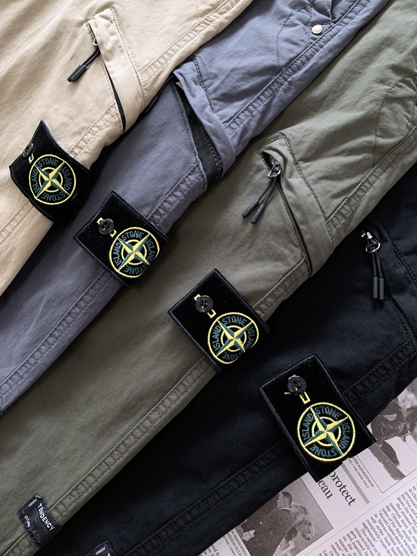 Stone Island 石头岛 2026SS春夏新品 工装束脚休闲裤👖甄选高支水洗混纺面料,触感柔软干爽,自带细腻水 Stone Island 石头岛 2026SS春夏新品 工装束脚休闲裤👖甄选高支水洗混纺面料,触感柔软干爽,自带细腻水