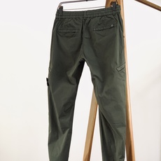 Stone Island 石头岛 2026SS春夏新品 工装束脚休闲裤👖甄选高支水洗混纺面料,触感柔软干爽,自带细腻水 Stone Island 石头岛 2026SS春夏新品 工装束脚休闲裤👖甄选高支水洗混纺面料,触感柔软干爽,自带细腻水