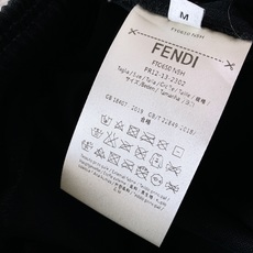 Fendi 芬迪 2026SS春夏新品 休闲五分短裤🩳甄选亲肤透气针织棉质面料,触感柔软细腻,上身舒适不闷汗,适配整个夏 Fendi 芬迪 2026SS春夏新品 休闲五分短裤🩳甄选亲肤透气针织棉质面料,触感柔软细腻,上身舒适不闷汗,适配整个夏