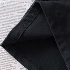 Fendi 芬迪 2026SS春夏新品 休闲五分短裤🩳甄选亲肤透气针织棉质面料,触感柔软细腻,上身舒适不闷汗,适配整个夏 Fendi 芬迪 2026SS春夏新品 休闲五分短裤🩳甄选亲肤透气针织棉质面料,触感柔软细腻,上身舒适不闷汗,适配整个夏
