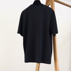 LouisVuitton 路易威登 2026SS春夏新品 彩色刺绣字母短袖T恤👕甄选厚实亲肤的高支棉质面料,触感柔软透 LouisVuitton 路易威登 2026SS春夏新品 彩色刺绣字母短袖T恤👕甄选厚实亲肤的高支棉质面料,触感柔软透