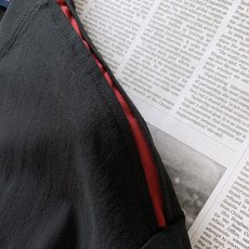 LouisVuitton 路易威登 2026SS春夏新品 彩色刺绣字母短袖T恤👕甄选厚实亲肤的高支棉质面料,触感柔软透 LouisVuitton 路易威登 2026SS春夏新品 彩色刺绣字母短袖T恤👕甄选厚实亲肤的高支棉质面料,触感柔软透