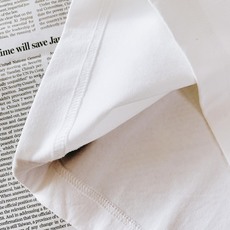LouisVuitton 路易威登 2026SS春夏新品 彩色刺绣字母短袖T恤👕甄选厚实亲肤的高支棉质面料,触感柔软透 LouisVuitton 路易威登 2026SS春夏新品 彩色刺绣字母短袖T恤👕甄选厚实亲肤的高支棉质面料,触感柔软透
