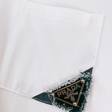 Prada 普拉达 2026SS春夏新品 拼接三角标短袖T恤👕甄选高支细腻针织面料,触感软糯透气,上身垂坠感出众,日常 Prada 普拉达 2026SS春夏新品 拼接三角标短袖T恤👕甄选高支细腻针织面料,触感软糯透气,上身垂坠感出众,日常