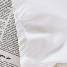 Prada 普拉达 2026SS春夏新品 拼接三角标短袖T恤👕甄选高支细腻针织面料,触感软糯透气,上身垂坠感出众,日常 Prada 普拉达 2026SS春夏新品 拼接三角标短袖T恤👕甄选高支细腻针织面料,触感软糯透气,上身垂坠感出众,日常