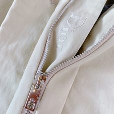 Dior Homme 迪奥·桀傲 2026FW早秋新品 新款立领夹克,高级极简剪裁塑造利落大气轮廓,甄选扎实棉质斜纹面 Dior Homme 迪奥·桀傲 2026FW早秋新品 新款立领夹克,高级极简剪裁塑造利落大气轮廓,甄选扎实棉质斜纹面