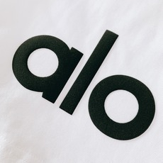 ALO 阿洛 2026SS春夏新品 休闲五分短裤🩳甄选舒适纯棉面料,触感软糯亲肤,透气不闷汗,春夏日常穿毫无负担。松紧抽 ALO 阿洛 2026SS春夏新品 休闲五分短裤🩳甄选舒适纯棉面料,触感软糯亲肤,透气不闷汗,春夏日常穿毫无负担。松紧抽
