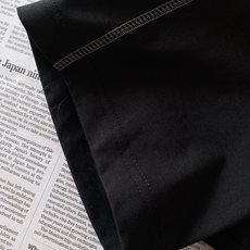Loewe 罗意威 2026SS春夏新品 拼接刺绣短袖T恤,兼具简约调性与巧思设计。甄选高支舒适棉料打造主体,触感软糯透 Loewe 罗意威 2026SS春夏新品 拼接刺绣短袖T恤,兼具简约调性与巧思设计。甄选高支舒适棉料打造主体,触感软糯透