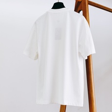 LouisVuitton 路易威登 2026SS春夏新品 肌理短袖T恤👕甄选定制泡泡肌理面料,自带细腻立体纹理,触感柔 LouisVuitton 路易威登 2026SS春夏新品 肌理短袖T恤👕甄选定制泡泡肌理面料,自带细腻立体纹理,触感柔