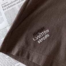 LouisVuitton 路易威登 2026SS春夏新品 肌理短袖T恤👕甄选定制泡泡肌理面料,自带细腻立体纹理,触感柔 LouisVuitton 路易威登 2026SS春夏新品 肌理短袖T恤👕甄选定制泡泡肌理面料,自带细腻立体纹理,触感柔