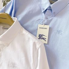 Burberry 巴宝莉 2026FW早秋新品 经典战马刺绣长袖牛津衬衫👔白/浅蓝双色可选,男生穿搭刚需单品。甄选高品质 Burberry 巴宝莉 2026FW早秋新品 经典战马刺绣长袖牛津衬衫👔白/浅蓝双色可选,男生穿搭刚需单品。甄选高品质