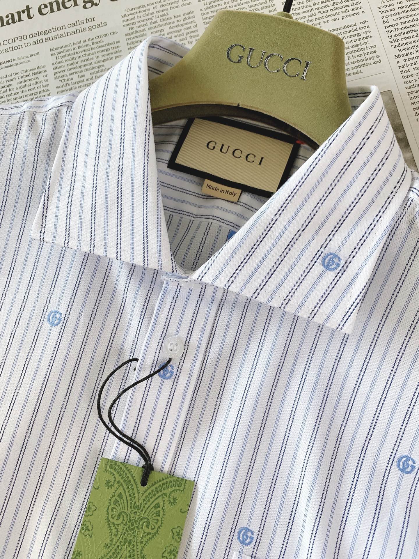 Gucci 古驰 蓝条纹GG刺绣长袖衬衫👔 意大利精制100%高支棉面料，布面平整细腻，透气清爽，自带挺括质感，上身不易