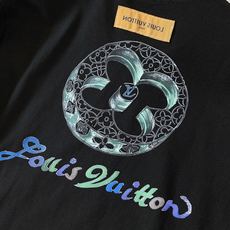 LouisVuitton 路易威登 2026SS春夏新品 艺术四叶草彩绘短袖👕精选高克重纯棉料子,上身软糯舒适同时版型足 LouisVuitton 路易威登 2026SS春夏新品 艺术四叶草彩绘短袖👕精选高克重纯棉料子,上身软糯舒适同时版型足