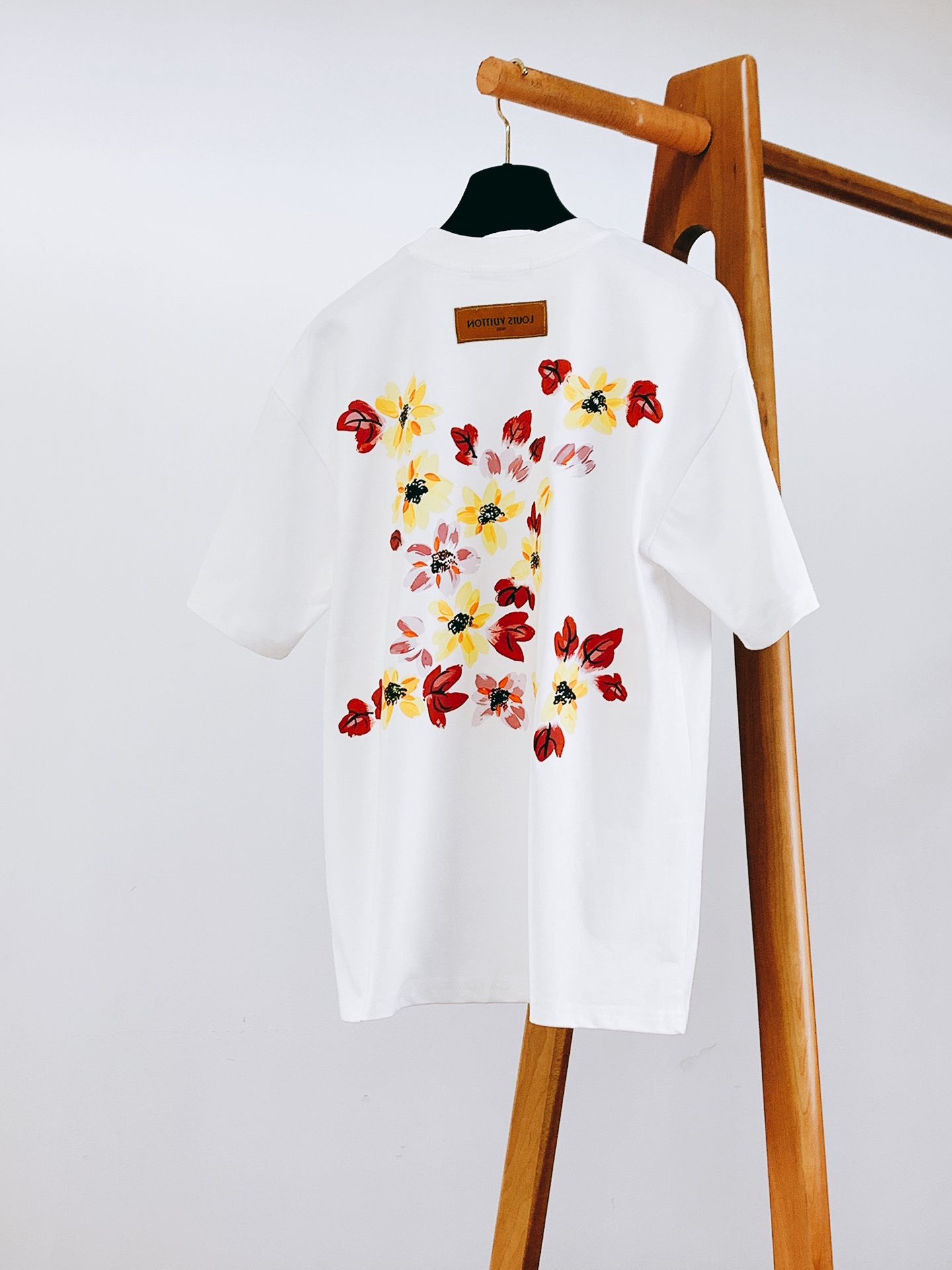 LouisVuitton 路易威登 2026SS春夏新品  × NIGO联名花卉短袖T恤👕重磅精梳纯棉料子，上身软糯透气