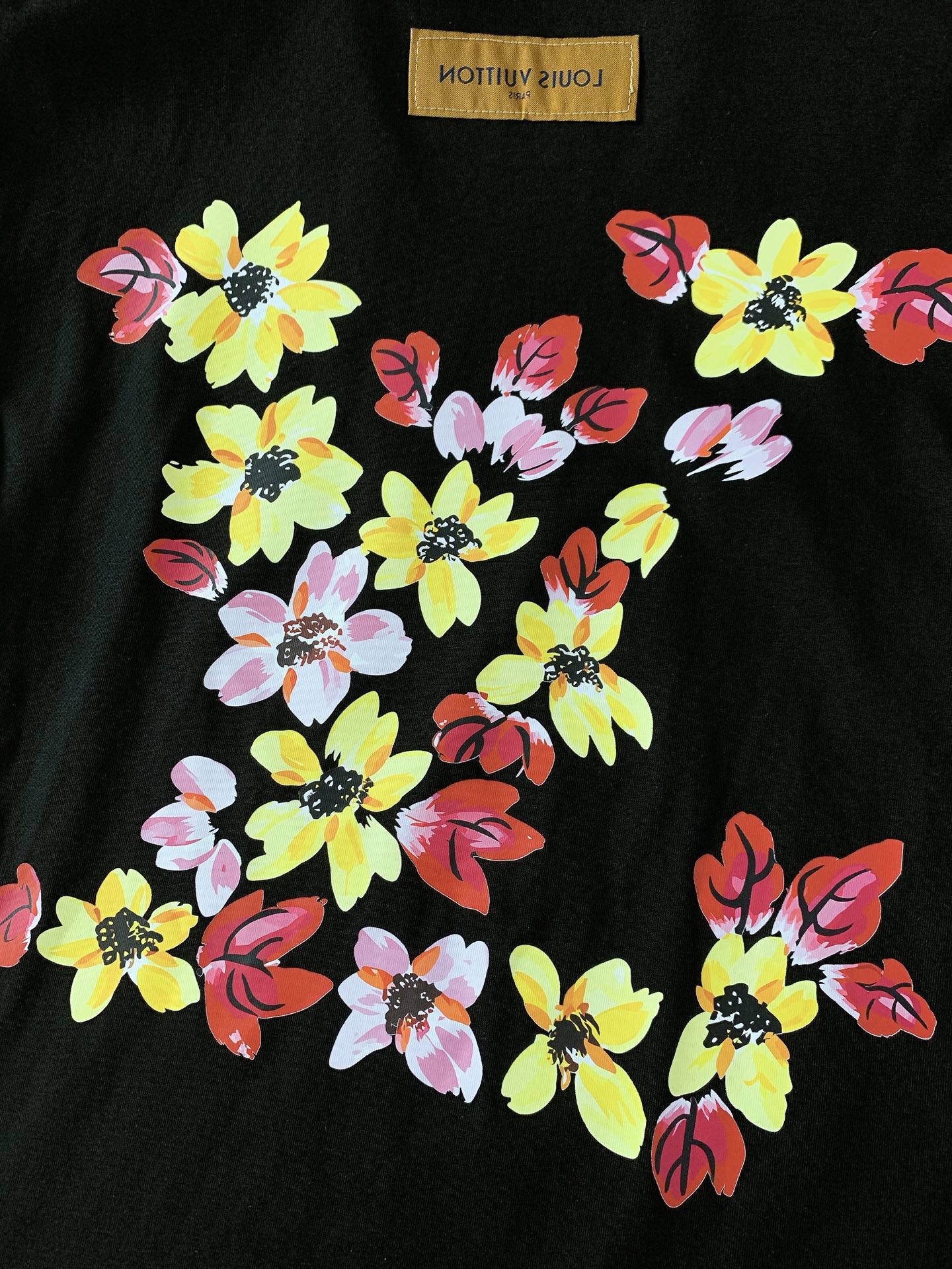 LouisVuitton 路易威登 2026SS春夏新品  × NIGO联名花卉短袖T恤👕重磅精梳纯棉料子，上身软糯透气