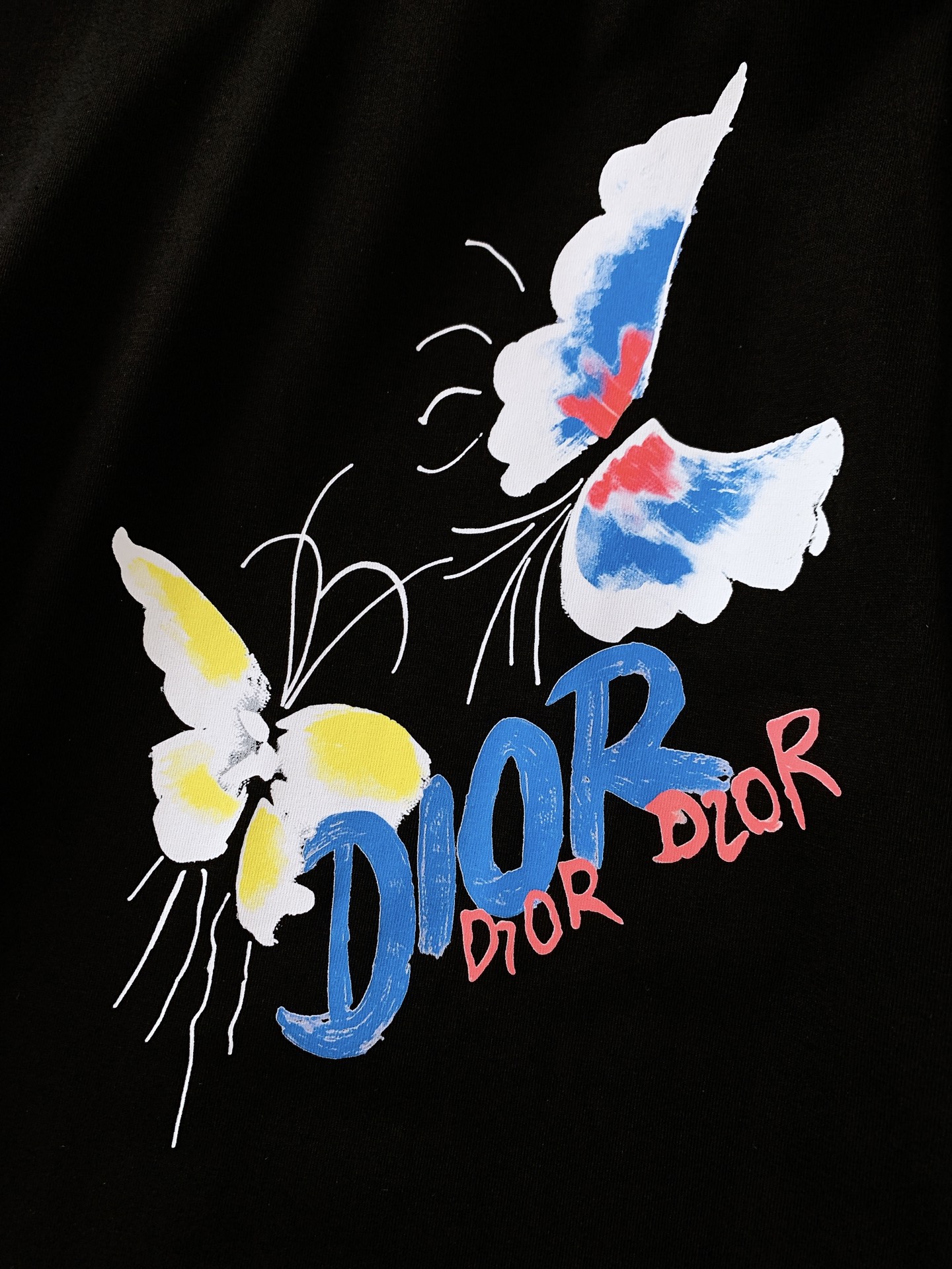 Dior Homme 迪奥·桀傲 2026SS春夏新品 蝴蝶涂鸦短袖T恤👕 高支重磅纯棉料子，上手就能感受到扎实质感，透