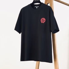 Chrome Hearts 克罗心 2026SS春夏新品 马蹄刺绣短袖T恤👕高克重精梳纯棉面料上身挺括有型,柔软透气,久 Chrome Hearts 克罗心 2026SS春夏新品 马蹄刺绣短袖T恤👕高克重精梳纯棉面料上身挺括有型,柔软透气,久