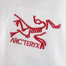 ARCTERYX 始祖鸟 2026SS春夏新品 刺绣标识短袖T恤👕甄选高品质重磅棉质面料,触感柔软透气,上身垂感十足,夏 ARCTERYX 始祖鸟 2026SS春夏新品 刺绣标识短袖T恤👕甄选高品质重磅棉质面料,触感柔软透气,上身垂感十足,夏