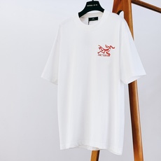 ARCTERYX 始祖鸟 2026SS春夏新品 刺绣标识短袖T恤👕甄选高品质重磅棉质面料,触感柔软透气,上身垂感十足,夏 ARCTERYX 始祖鸟 2026SS春夏新品 刺绣标识短袖T恤👕甄选高品质重磅棉质面料,触感柔软透气,上身垂感十足,夏