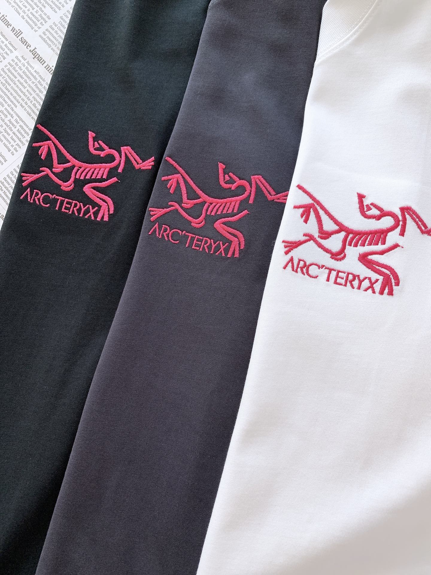 ARCTERYX 始祖鸟 2026SS春夏新品 刺绣标识短袖T恤👕甄选高品质重磅棉质面料，触感柔软透气，上身垂感十足，夏