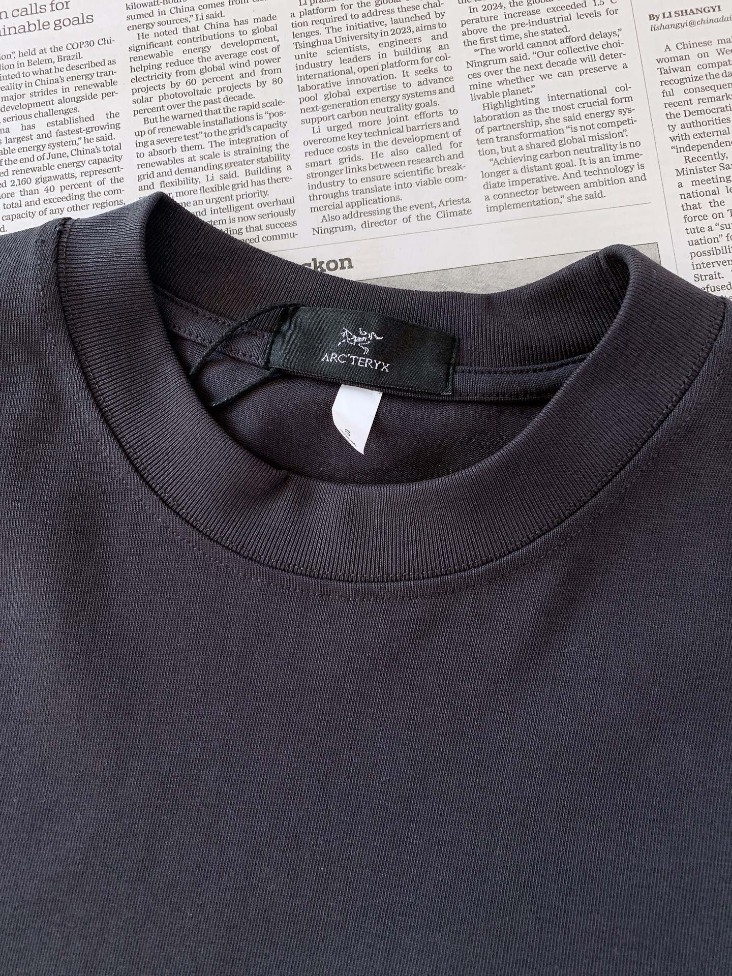 ARCTERYX 始祖鸟 2026SS春夏新品 刺绣标识短袖T恤👕甄选高品质重磅棉质面料，触感柔软透气，上身垂感十足，夏