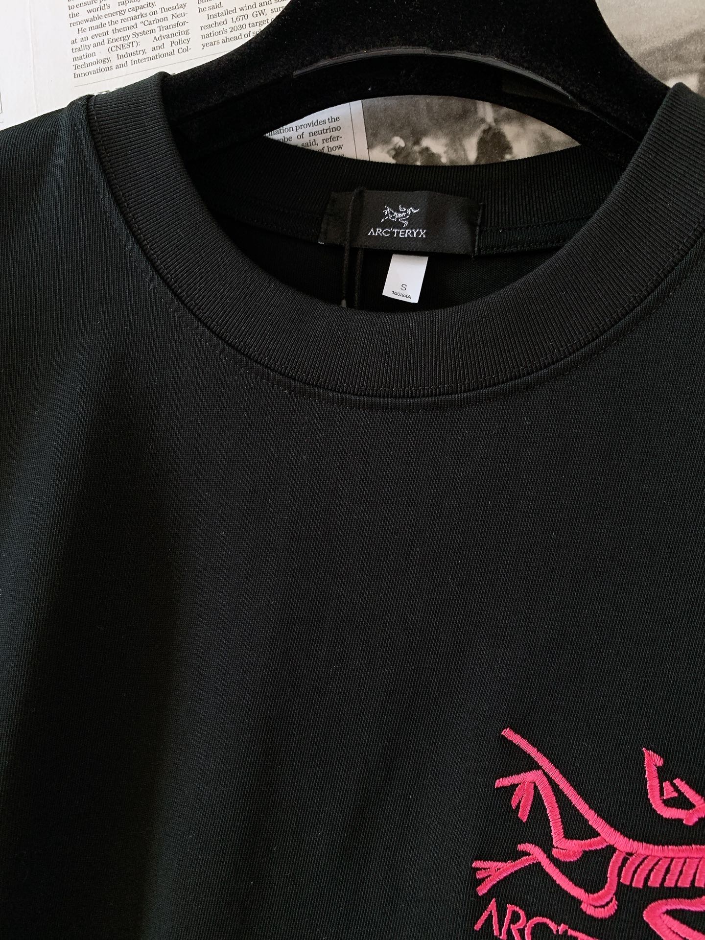 ARCTERYX 始祖鸟 2026SS春夏新品 刺绣标识短袖T恤👕甄选高品质重磅棉质面料，触感柔软透气，上身垂感十足，夏