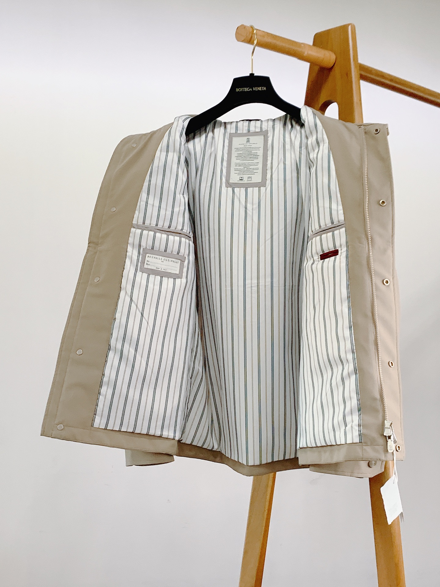 Brunello Cucinelli 布鲁奈罗.库奇内利 2026FW早秋新品 连帽工装夹棉夹克|老钱风天花板✨ BC标 Brunello Cucinelli 布鲁奈罗.库奇内利 2026FW早秋新品 连帽工装夹棉夹克|老钱风天花板✨ BC标