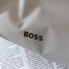 Boss 2026FW早秋新品 男士立领休闲夹克上新✨ 男士衣橱永不过时的轻奢基础外套! 高端机能梭织面料,挺括抗皱,防 Boss 2026FW早秋新品 男士立领休闲夹克上新✨ 男士衣橱永不过时的轻奢基础外套! 高端机能梭织面料,挺括抗皱,防