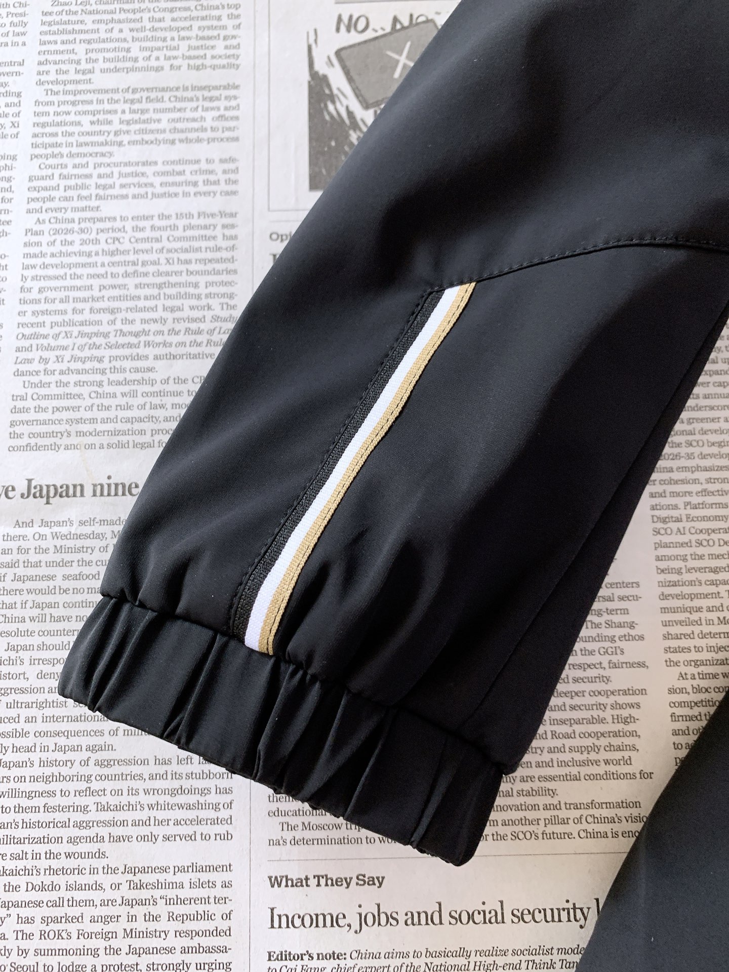 Boss 2026FW早秋新品 男士立领休闲夹克上新✨ 男士衣橱永不过时的轻奢基础外套！ 高端机能梭织面料，挺括抗皱，防