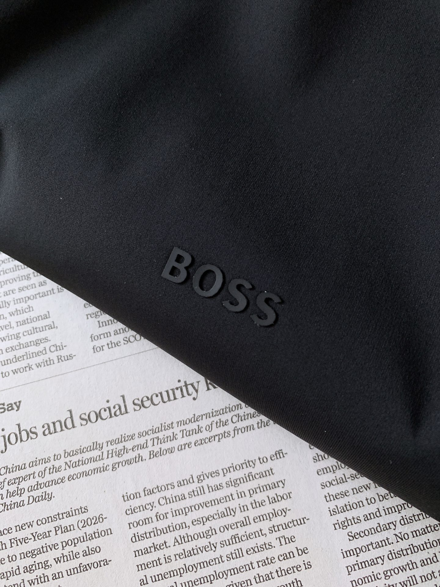 Boss 2026FW早秋新品 男士立领休闲夹克上新✨ 男士衣橱永不过时的轻奢基础外套！ 高端机能梭织面料，挺括抗皱，防