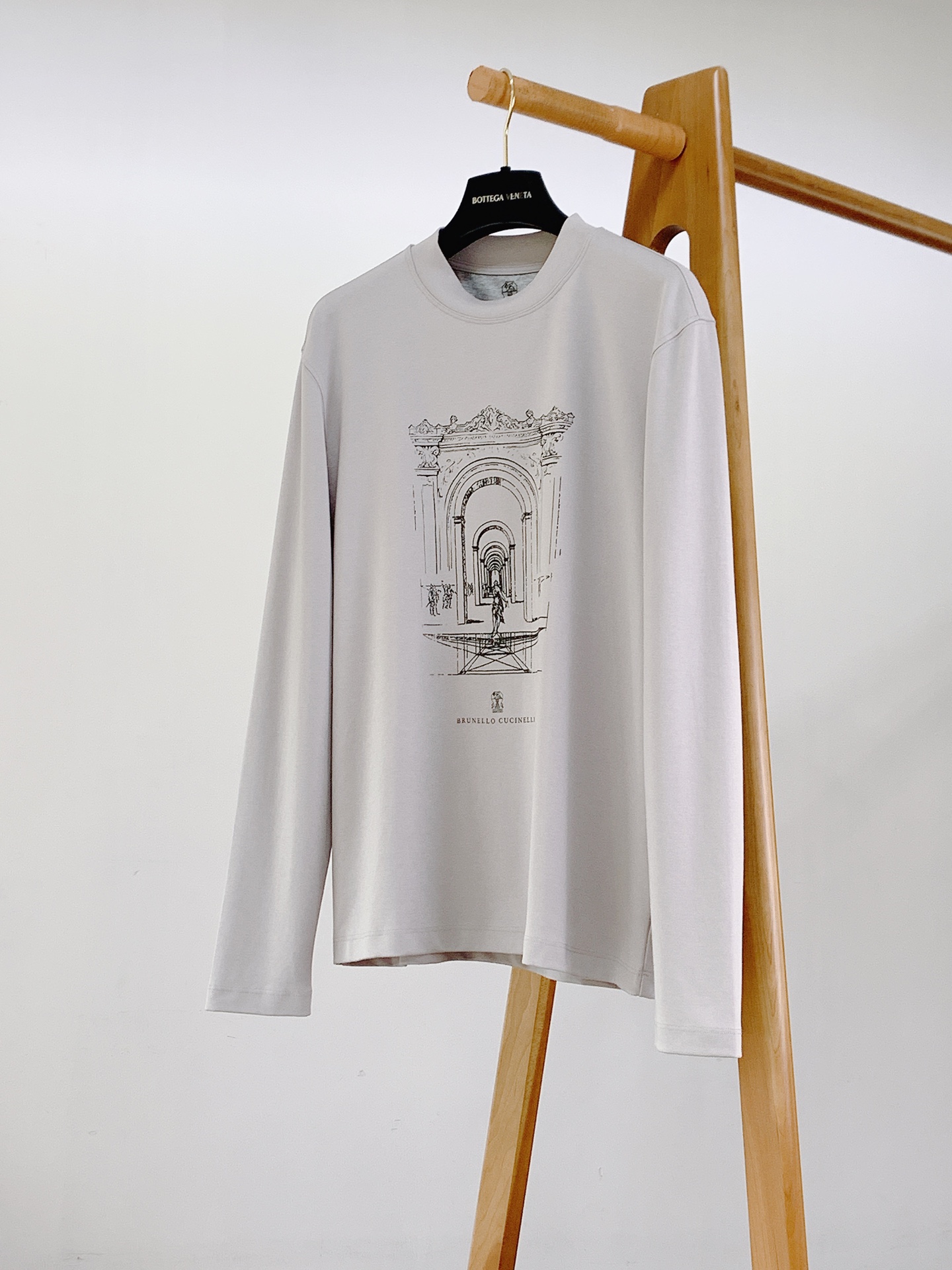 Brunello Cucinelli 布鲁奈罗.库奇内利 2026FW秋冬新品 建筑素描长袖T恤 意式轻奢的低调美学，把