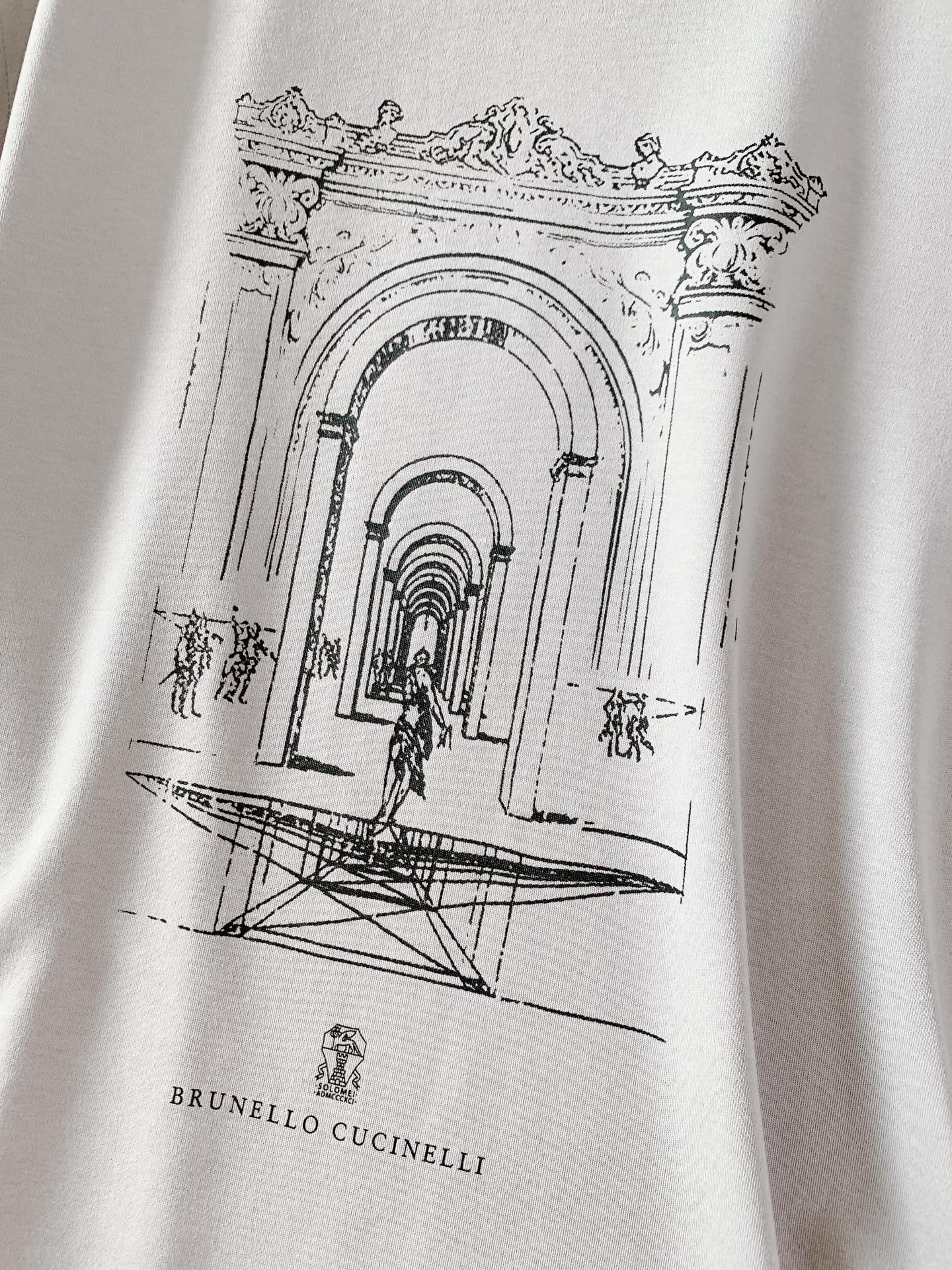 Brunello Cucinelli 布鲁奈罗.库奇内利 2026FW秋冬新品 建筑素描长袖T恤 意式轻奢的低调美学,把 Brunello Cucinelli 布鲁奈罗.库奇内利 2026FW秋冬新品 建筑素描长袖T恤 意式轻奢的低调美学,把