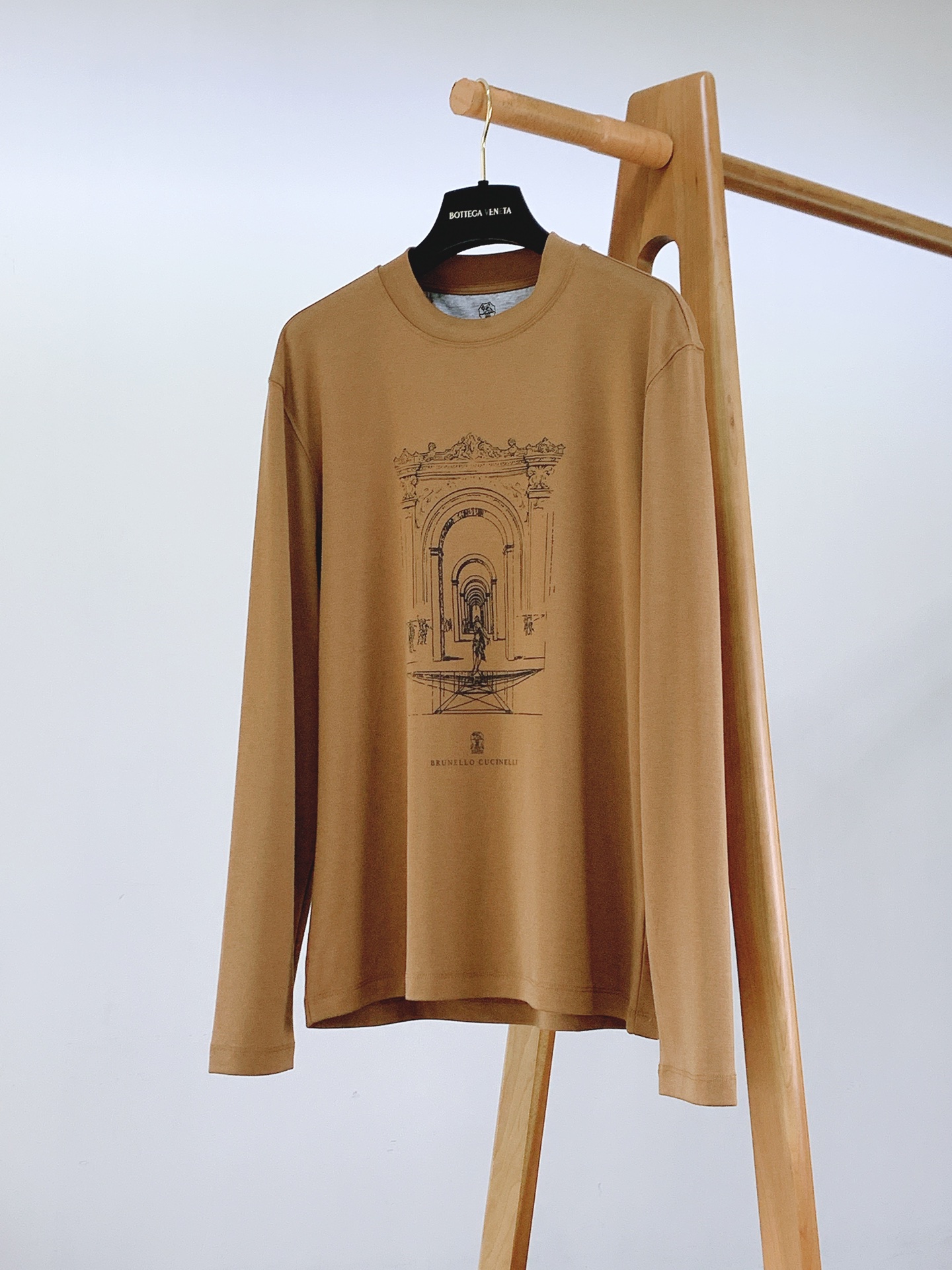 Brunello Cucinelli 布鲁奈罗.库奇内利 2026FW秋冬新品 建筑素描长袖T恤 意式轻奢的低调美学，把
