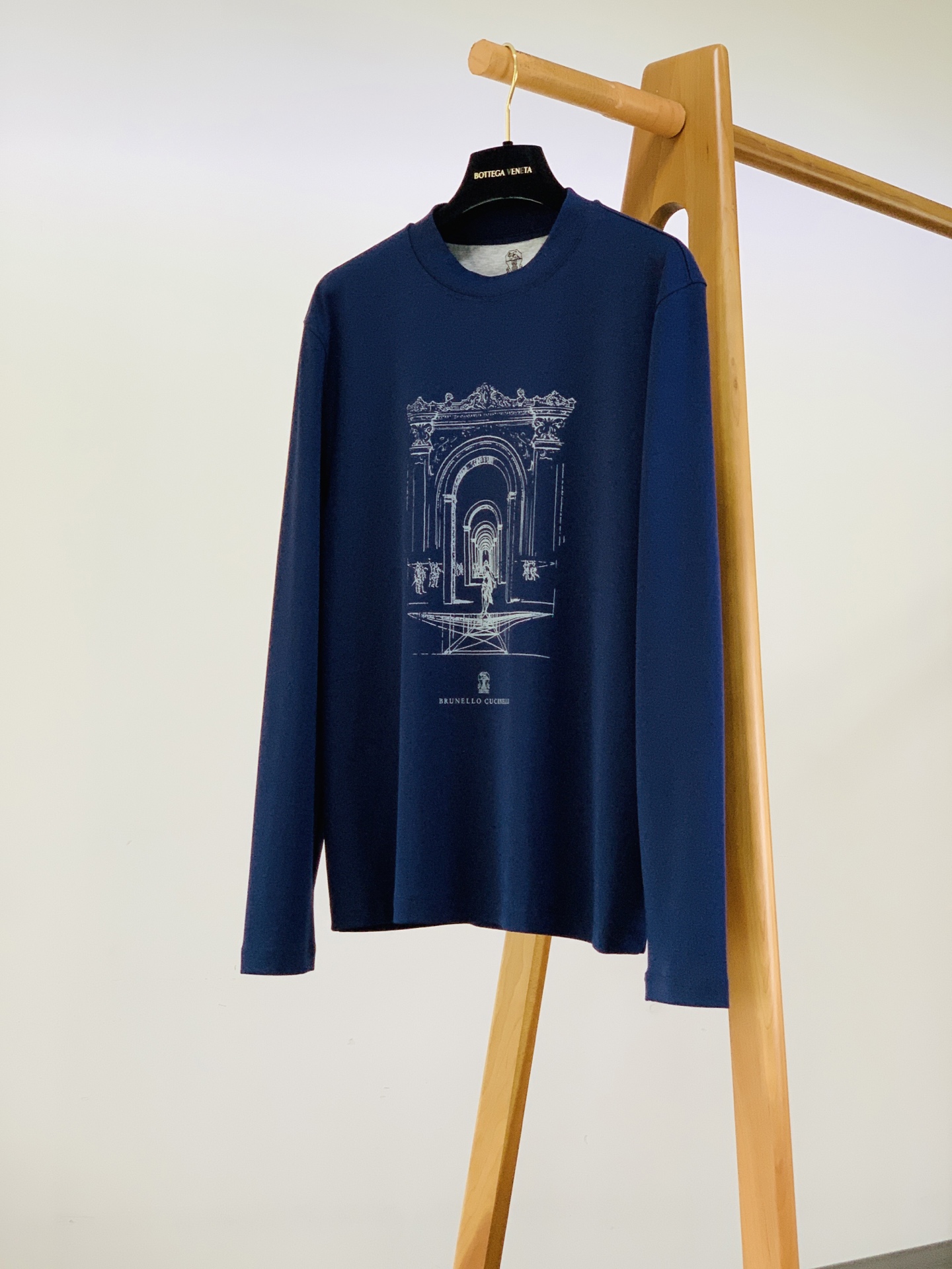 Brunello Cucinelli 布鲁奈罗.库奇内利 2026FW秋冬新品 建筑素描长袖T恤 意式轻奢的低调美学，把