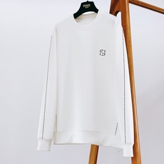 Fendi 芬迪 2026FW早秋新品 刺绣标识圆领圆领卫衣|黑白双色 极简高级的轻奢日常款,男女同款不挑人✨ 高克重面 Fendi 芬迪 2026FW早秋新品 刺绣标识圆领圆领卫衣|黑白双色 极简高级的轻奢日常款,男女同款不挑人✨ 高克重面