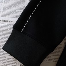 Fendi 芬迪 2026FW早秋新品 刺绣标识圆领圆领卫衣|黑白双色 极简高级的轻奢日常款,男女同款不挑人✨ 高克重面 Fendi 芬迪 2026FW早秋新品 刺绣标识圆领圆领卫衣|黑白双色 极简高级的轻奢日常款,男女同款不挑人✨ 高克重面