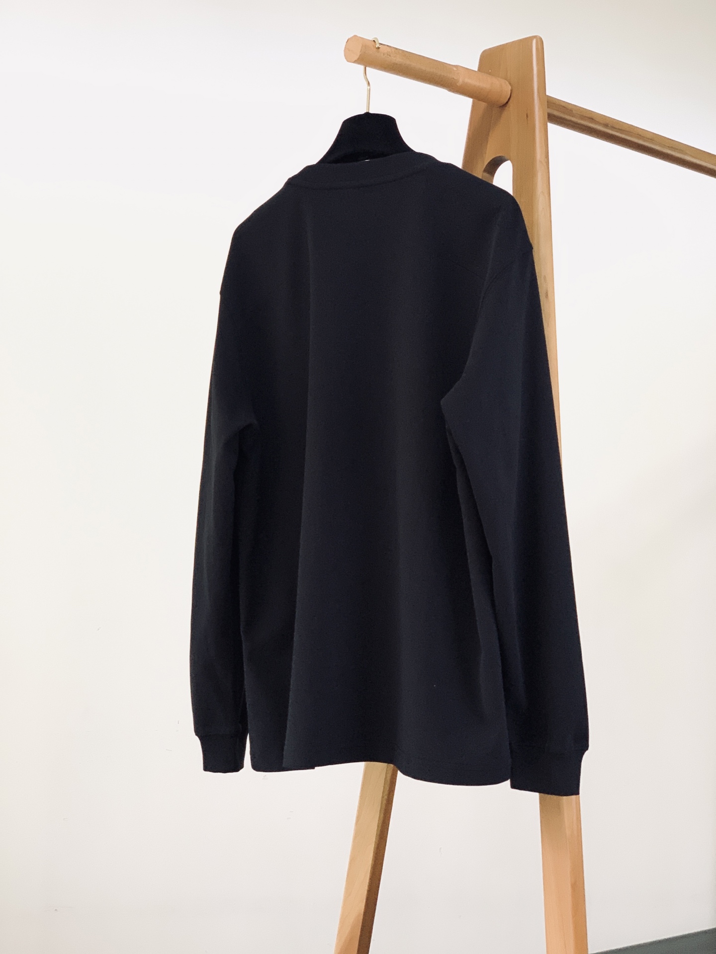 Dior Homme 迪奥·桀傲 2026FW早秋新品 经典CD刺绣长袖打底 高阶男士刚需基础款，黑白两色 高克重精梳棉