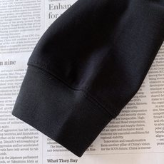 Prada 普拉达 2026FW早秋新品 重工刺绣长袖T恤 高克重纯棉面料,上身软糯有分量,质感肉眼可见。 胸前立体刺绣 Prada 普拉达 2026FW早秋新品 重工刺绣长袖T恤 高克重纯棉面料,上身软糯有分量,质感肉眼可见。 胸前立体刺绣