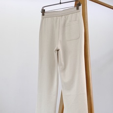 LoroPiana L.P FW早秋新品 Loro piana轻奢休闲直筒长裤👖 把舒适与高级感揉进一条裤子里 高品质针 LoroPiana L.P FW早秋新品 Loro piana轻奢休闲直筒长裤👖 把舒适与高级感揉进一条裤子里 高品质针